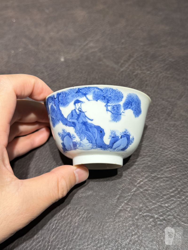 清康熙 青花松下高仕醉酒图茶圆 - 图4